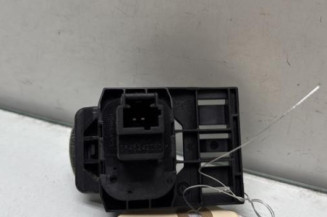 Bouton de coffre PEUGEOT 607
