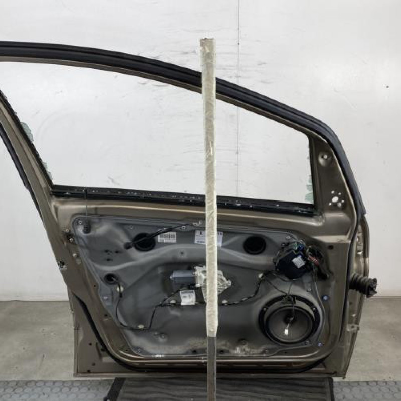 Porte avant gauche MERCEDES CLASSE B 245 Photo n°6