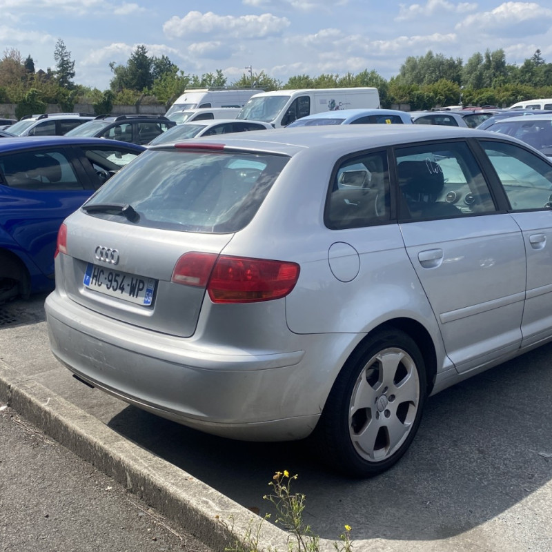 AUDI A3 2 SPORTBACK PHASE 1 1.9 TDI - 8V TURBO Photo n°4