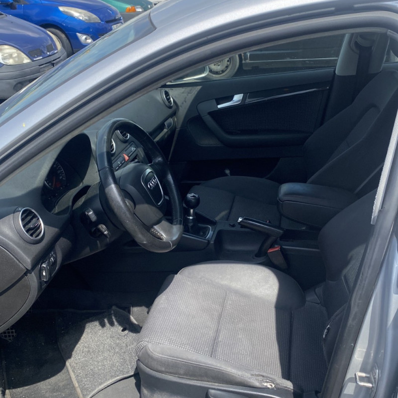 AUDI A3 2 SPORTBACK PHASE 1 1.9 TDI - 8V TURBO Photo n°7