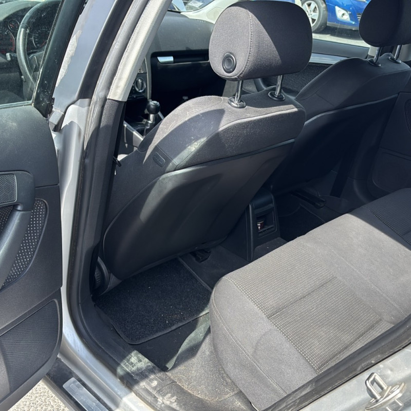 AUDI A3 2 SPORTBACK PHASE 1 1.9 TDI - 8V TURBO Photo n°18
