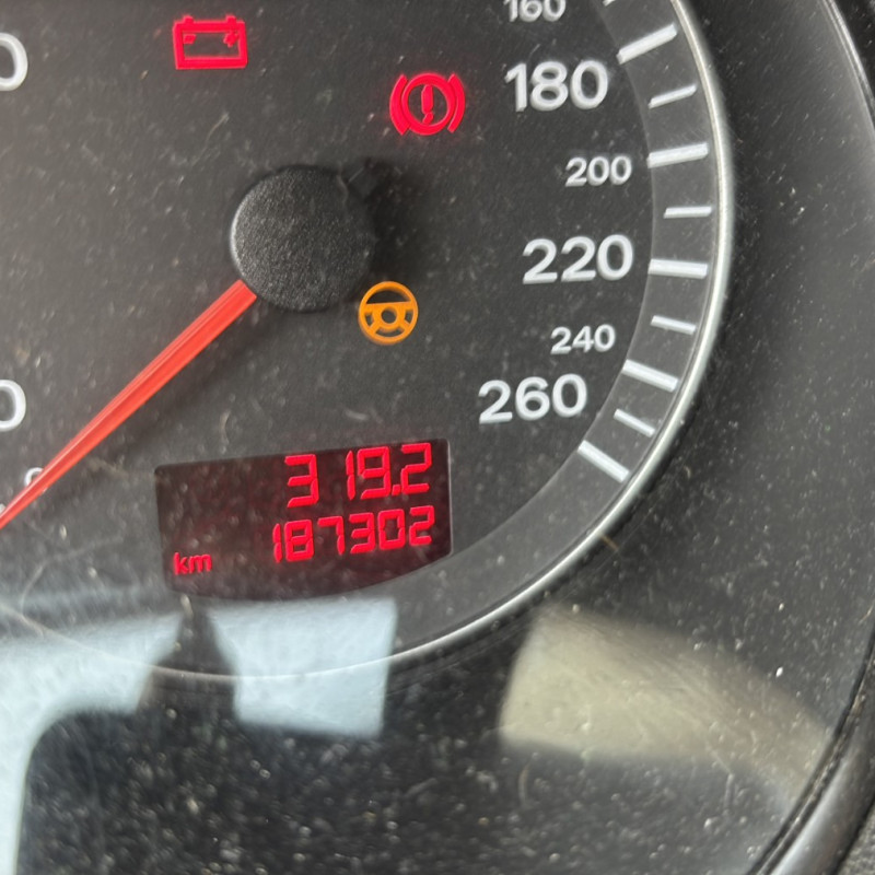 AUDI A3 2 SPORTBACK PHASE 1 1.9 TDI - 8V TURBO Photo n°24