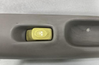 Interrupteur de leve vitre avant droit RENAULT TWINGO 1