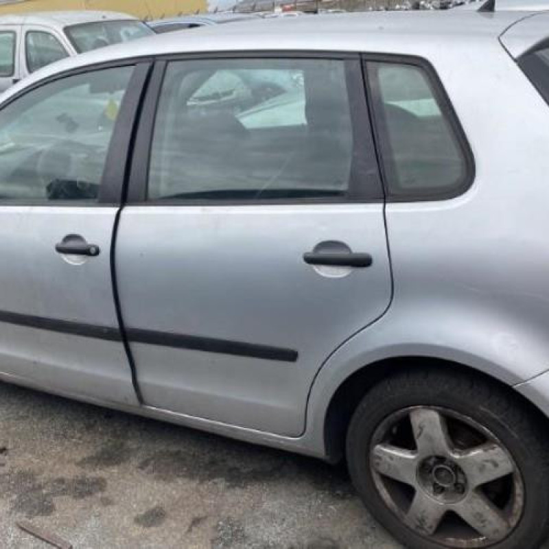 Feu arriere stop central VOLKSWAGEN POLO 4 Photo n°13