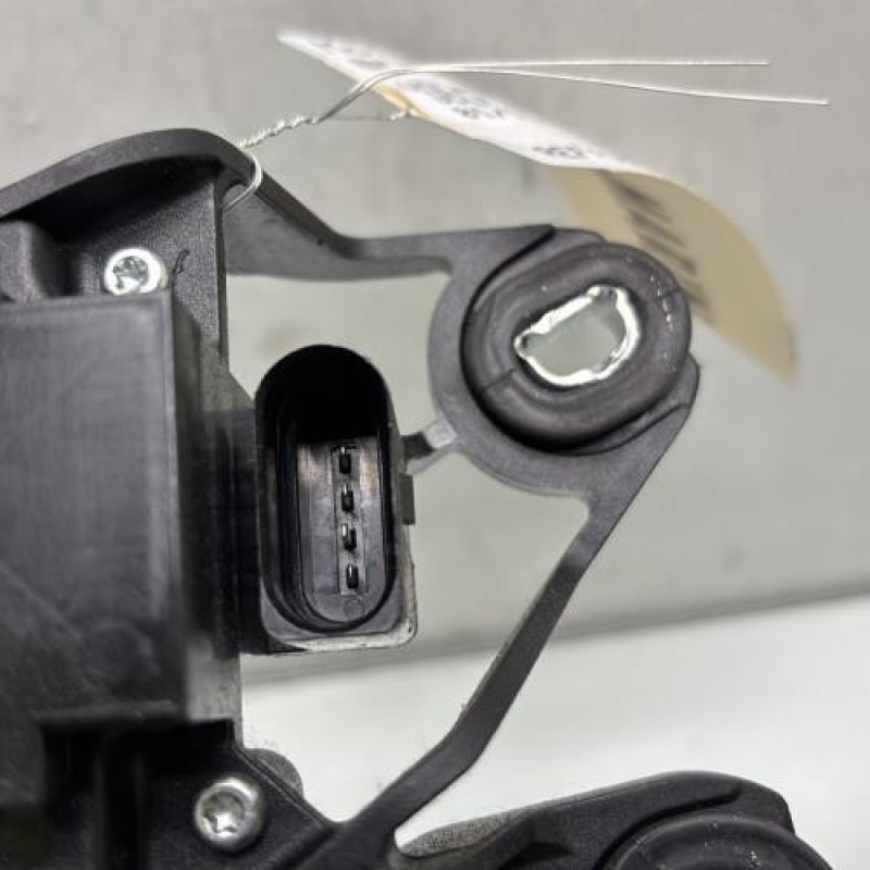 Moteur essuie glace arriere VOLKSWAGEN GOLF 5 Photo n°4