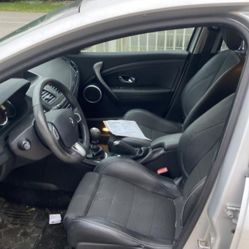 Porte avant droit RENAULT MEGANE 3 Photo n°14