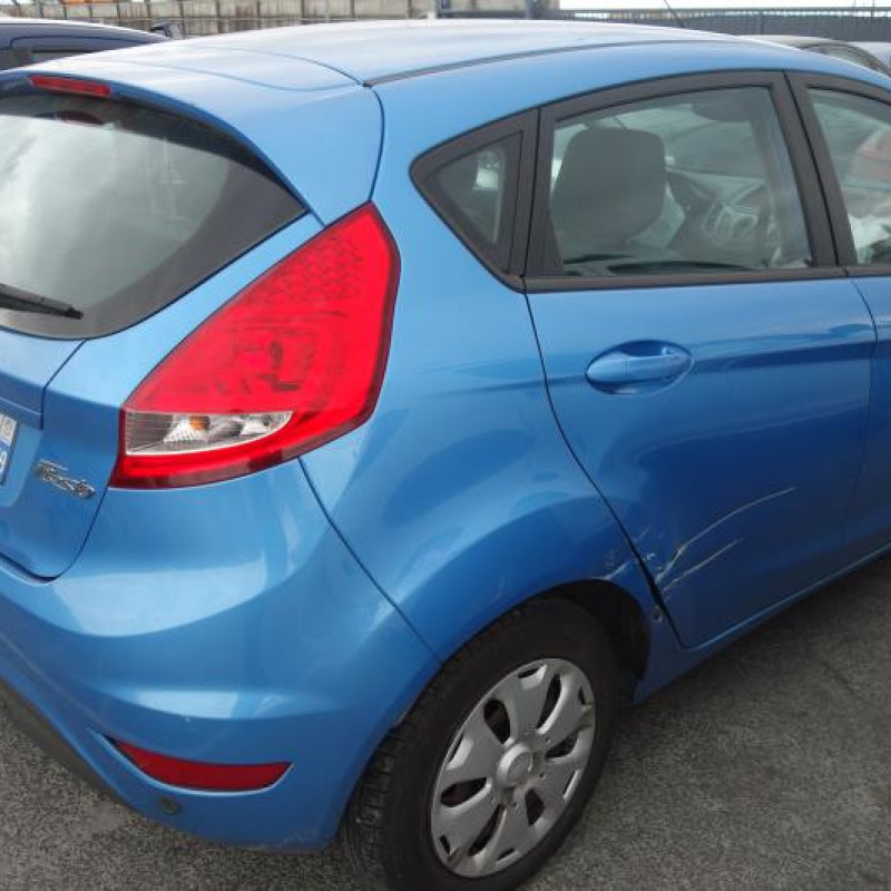 Pare choc arriere FORD FIESTA 6 Photo n°13