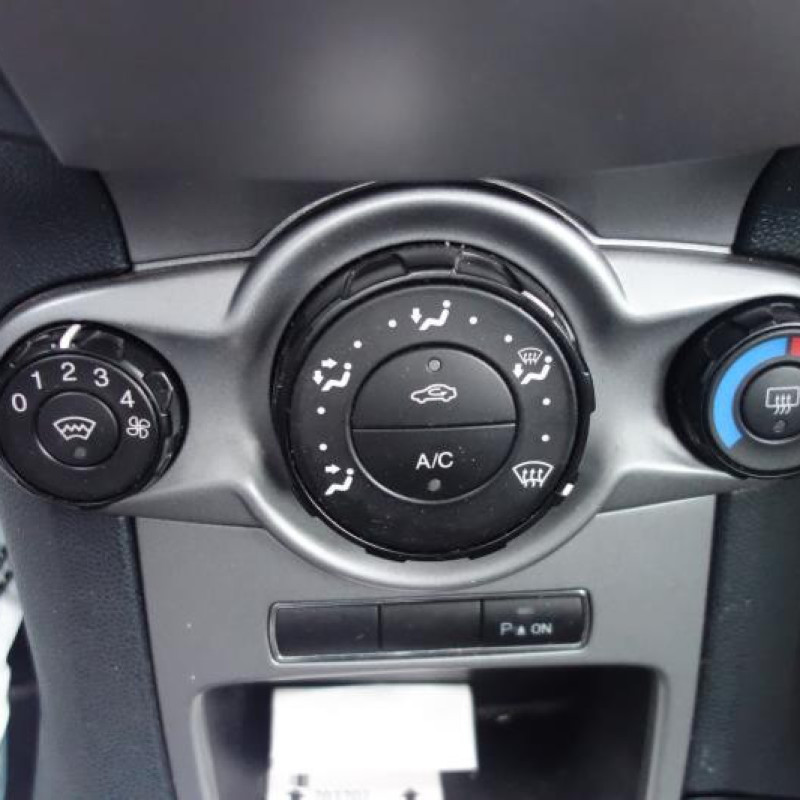 Pare choc arriere FORD FIESTA 6 Photo n°16