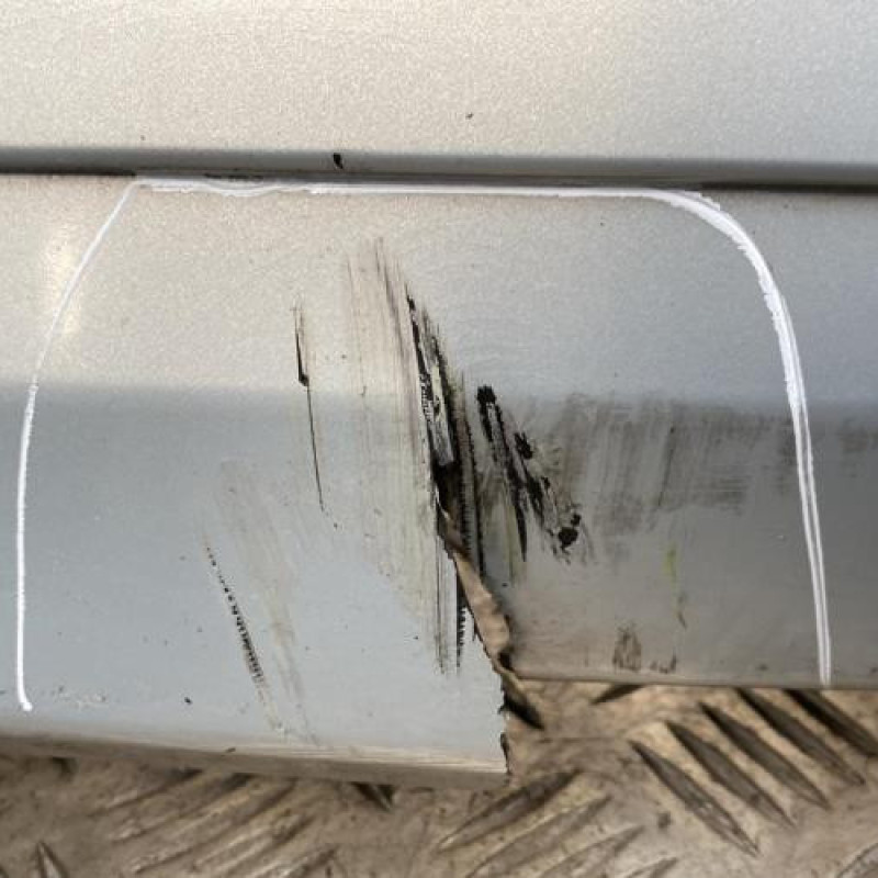Pare choc arriere RENAULT MODUS Photo n°7
