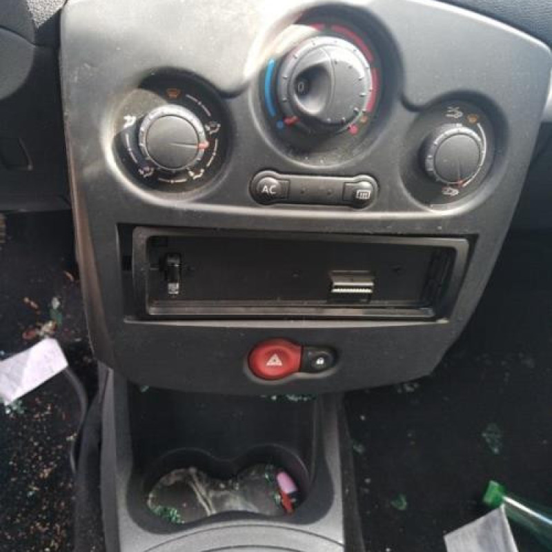 Pare choc avant RENAULT CLIO 3 Photo n°9