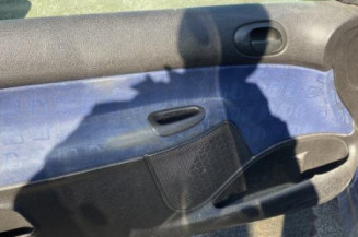 Pretensionneur de ceinture avant gauche PEUGEOT 206