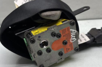 Pretensionneur de ceinture avant droit TOYOTA YARIS 2 Photo n°1