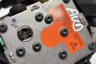 Pretensionneur de ceinture avant droit TOYOTA YARIS 2