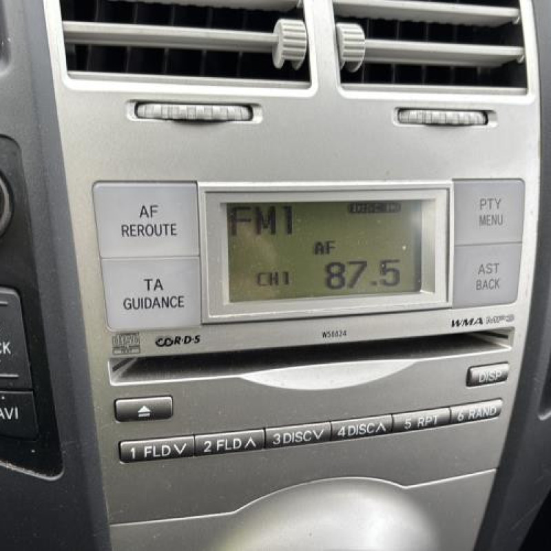 Pretensionneur de ceinture avant droit TOYOTA YARIS 2 Photo n°20