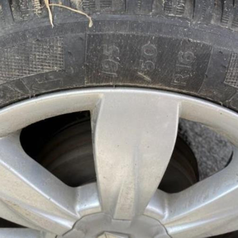 Pare choc arriere RENAULT CLIO 3 Photo n°10