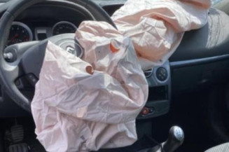 Pare choc arriere RENAULT CLIO 3
