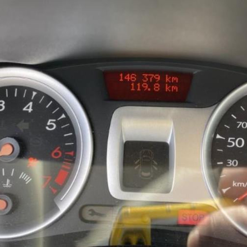 Pare choc arriere RENAULT CLIO 3 Photo n°18