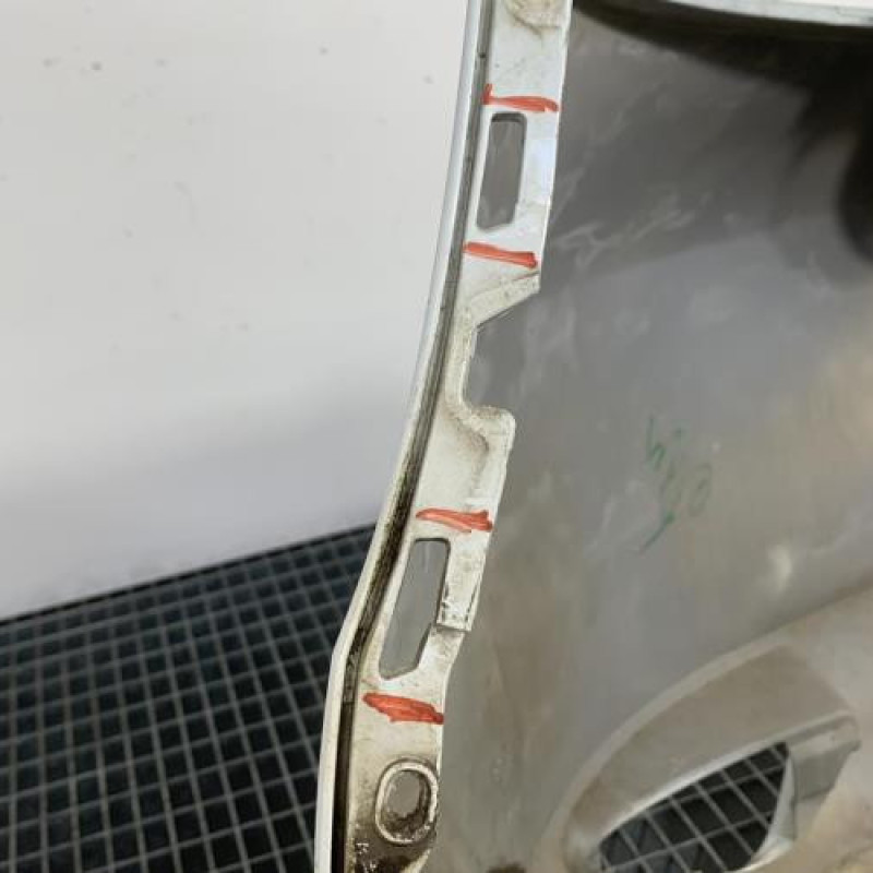 Pare choc arriere RENAULT CLIO 3 Photo n°4