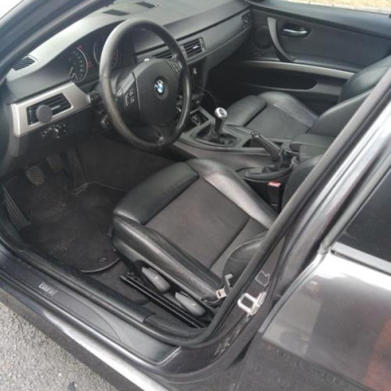 Pretensionneur de ceinture avant gauche BMW SERIE 3 E90 Photo n°14