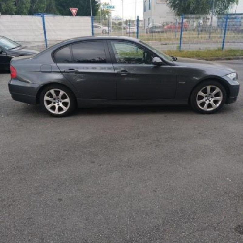 Pretensionneur de ceinture avant gauche BMW SERIE 3 E90 Photo n°15
