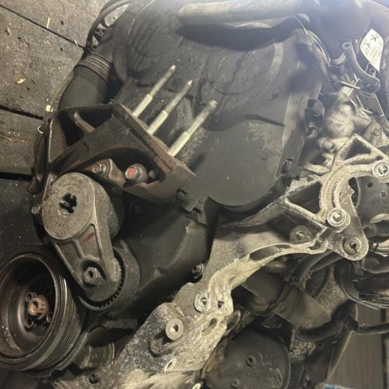 Moteur MITSUBISHI OUTLANDER 2 Photo n°3