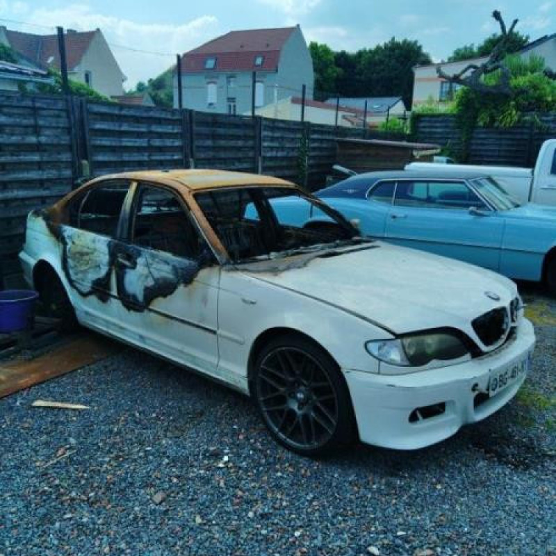 Pare choc arriere BMW SERIE 3 E46 Photo n°12