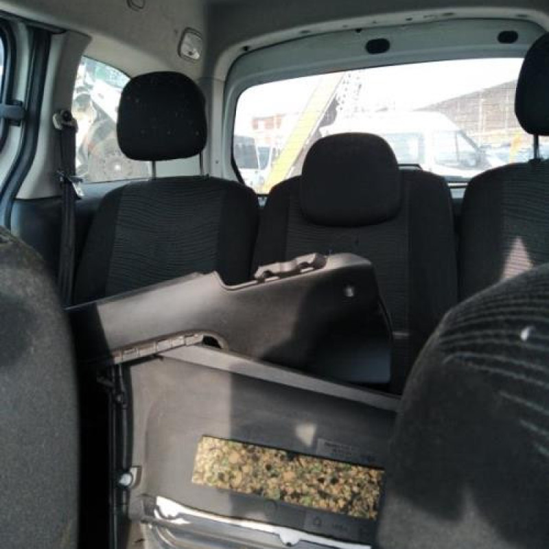 Pare choc avant CITROEN BERLINGO 2 Photo n°8