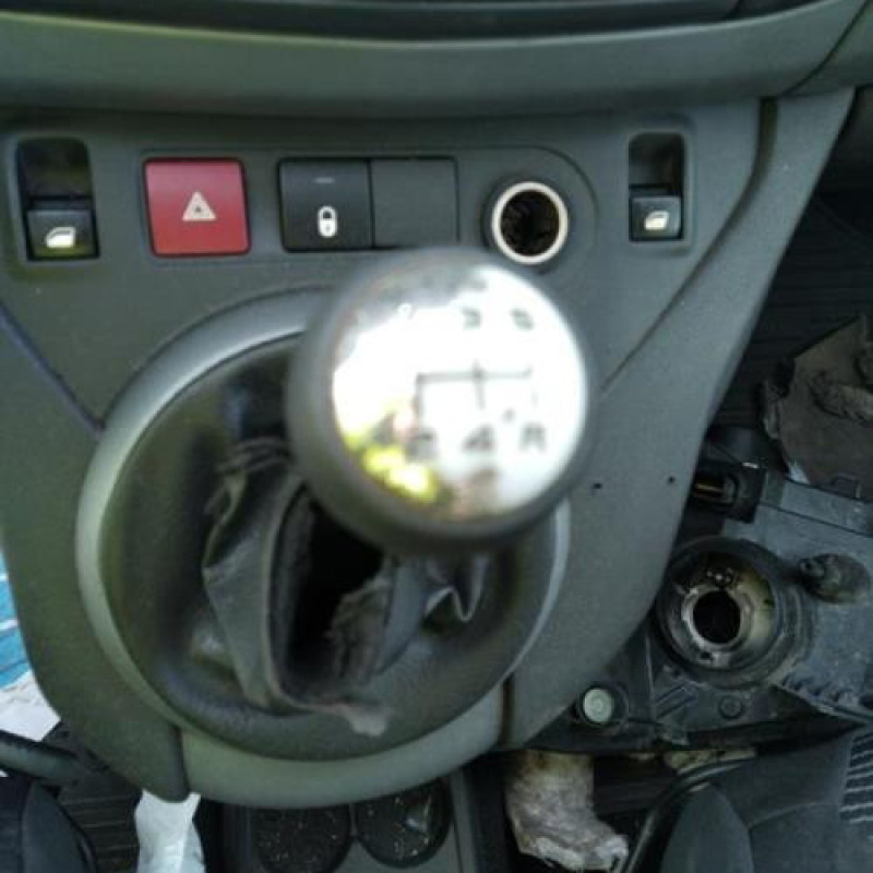 Pare choc avant CITROEN BERLINGO 2 Photo n°14