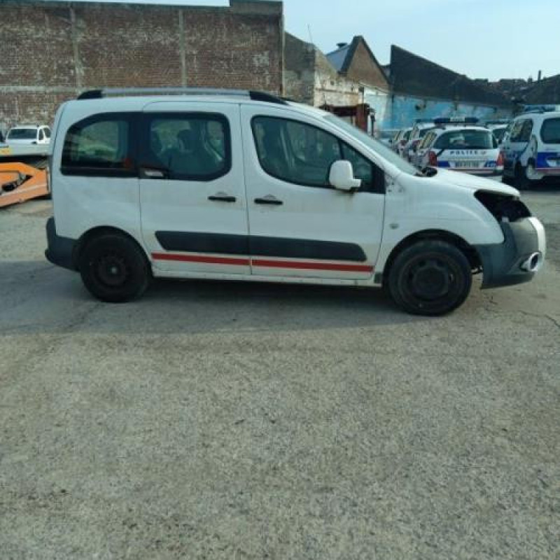Pare choc avant CITROEN BERLINGO 2 Photo n°18