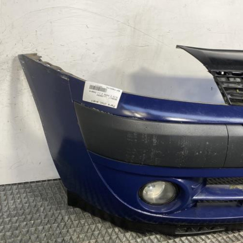Pare choc avant RENAULT CLIO 2 Photo n°8