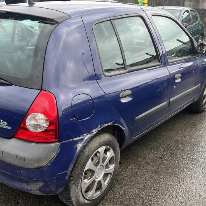 Pare choc avant RENAULT CLIO 2 Photo n°14