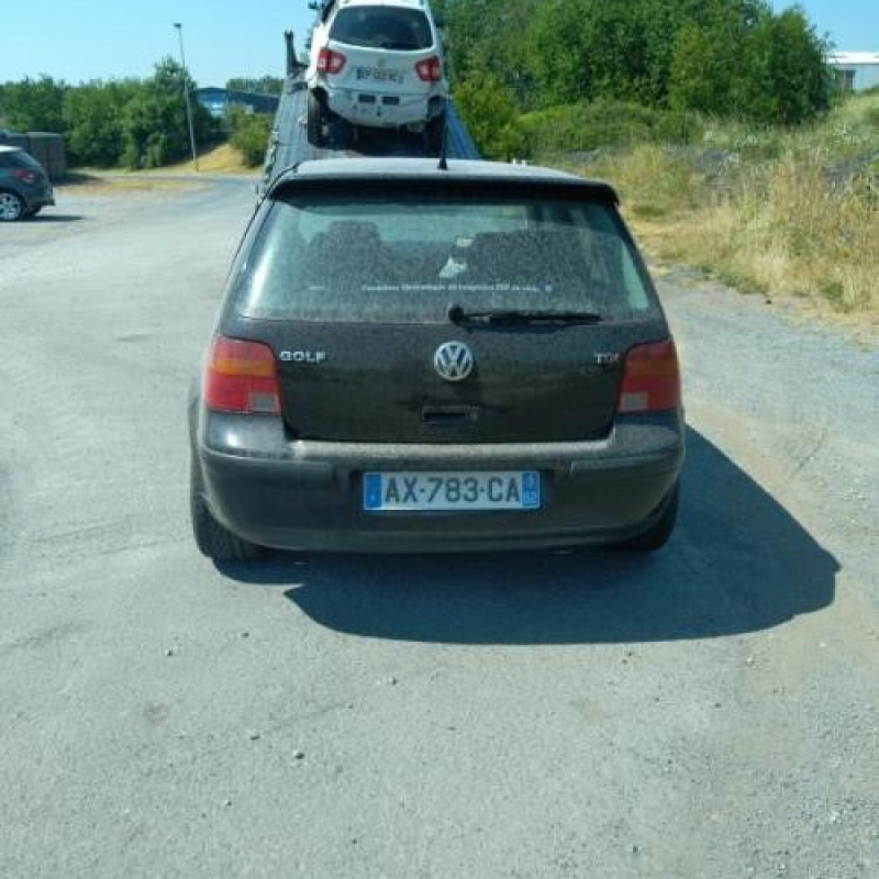 Pare choc arriere VOLKSWAGEN GOLF 4 Photo n°12