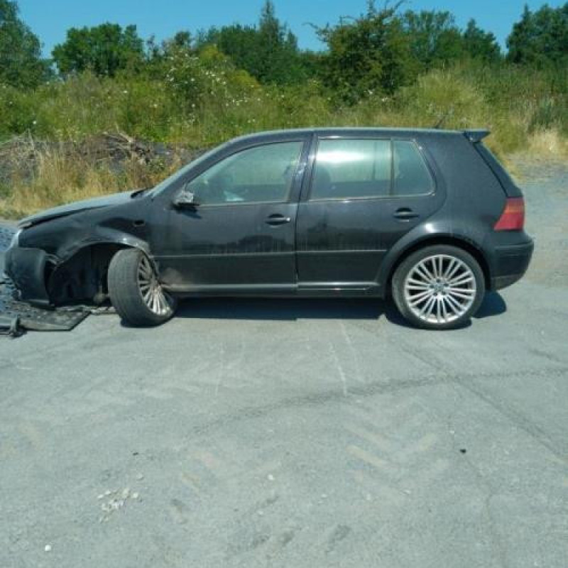 Pare choc arriere VOLKSWAGEN GOLF 4 Photo n°14