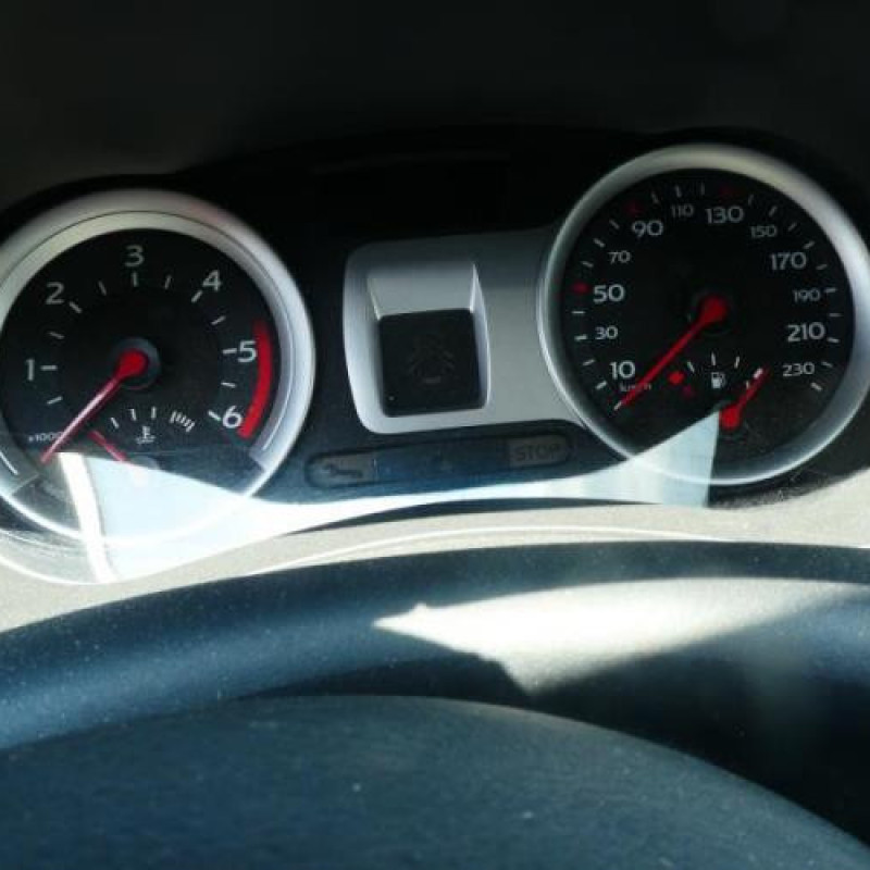 Pare choc arriere RENAULT CLIO 3 Photo n°9
