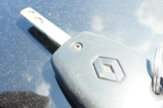 Pare choc arriere RENAULT CLIO 3