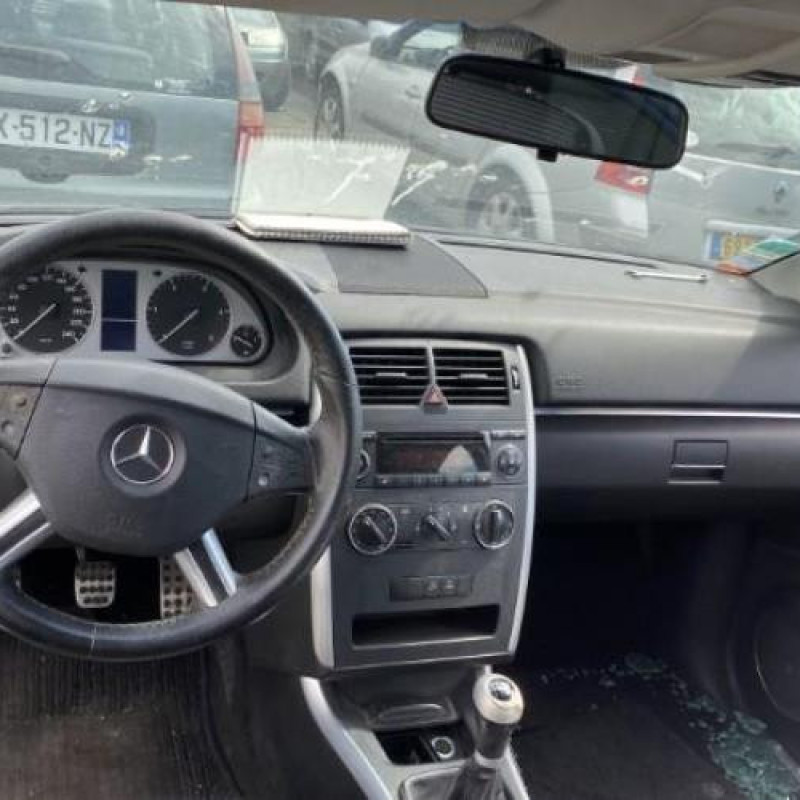 Pare choc avant MERCEDES CLASSE B 245 Photo n°12