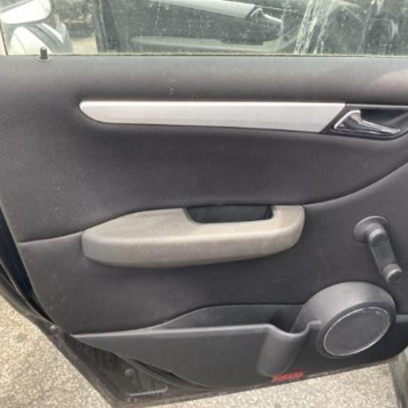 Pare choc avant MERCEDES CLASSE B 245 Photo n°17