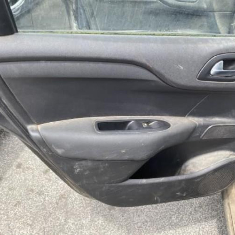 Pare choc arriere CITROEN C4 2 Photo n°9