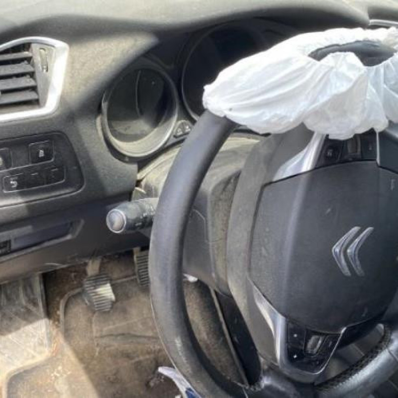 Pare choc arriere CITROEN C4 2 Photo n°13