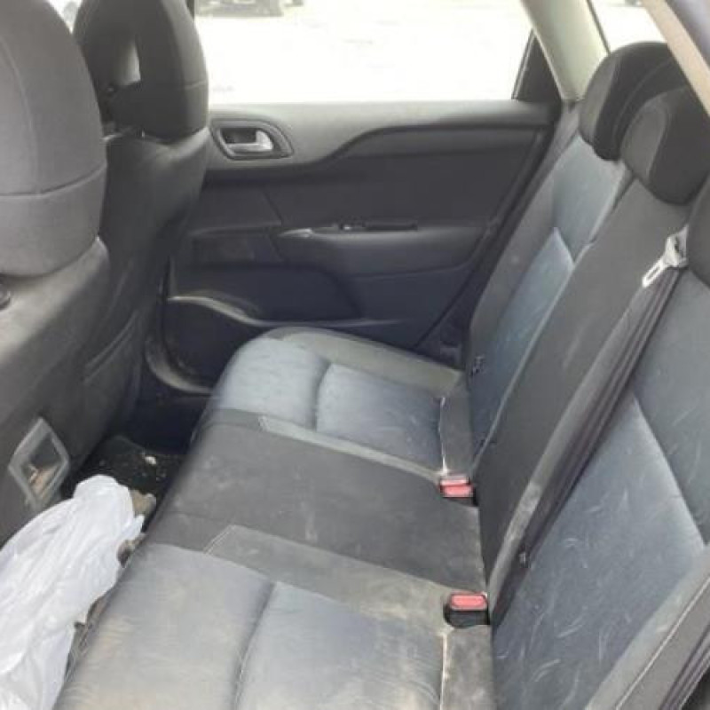 Pare choc arriere CITROEN C4 2 Photo n°18