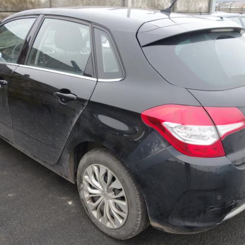 Pare choc arriere CITROEN C4 2 Photo n°11
