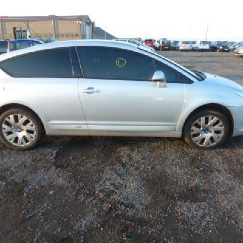 Pare choc arriere CITROEN C4 1 Photo n°12
