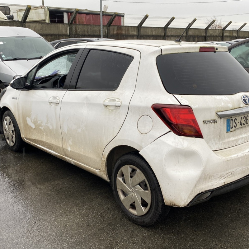 TOYOTA YARIS 3 PHASE 2 1.5i - 16V HYBRID Photo n°4