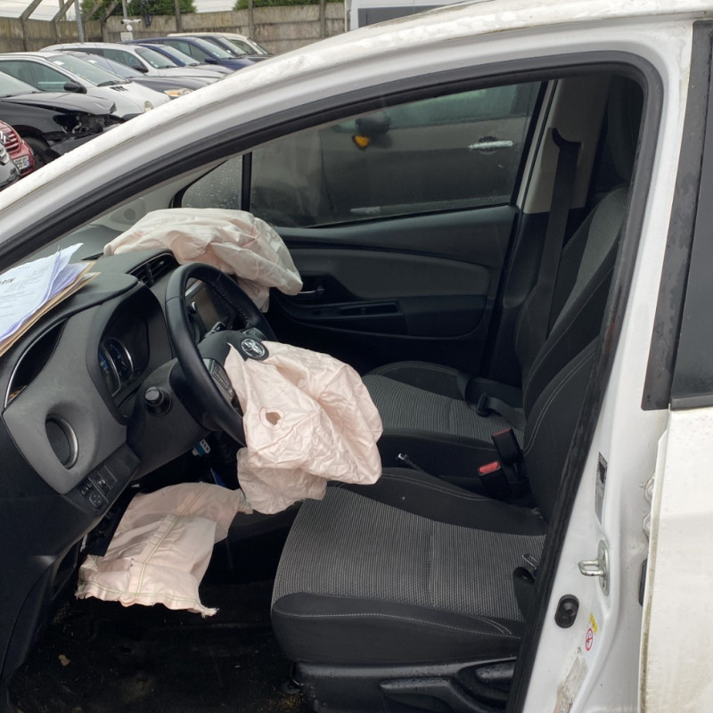 TOYOTA YARIS 3 PHASE 2 1.5i - 16V HYBRID Photo n°7