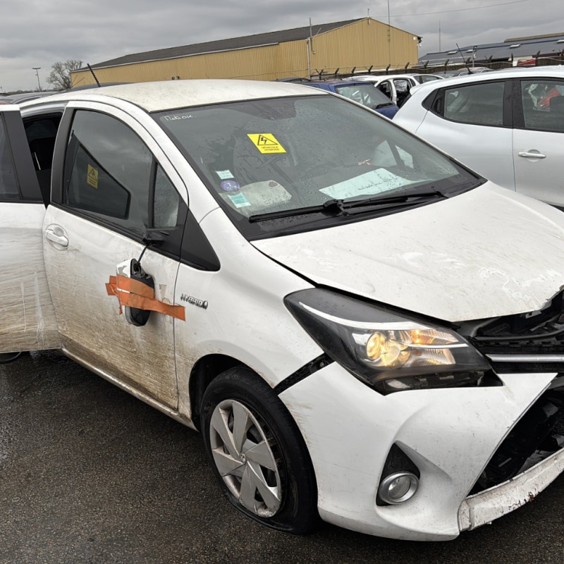 TOYOTA YARIS 3 PHASE 2 1.5i - 16V HYBRID Photo n°12
