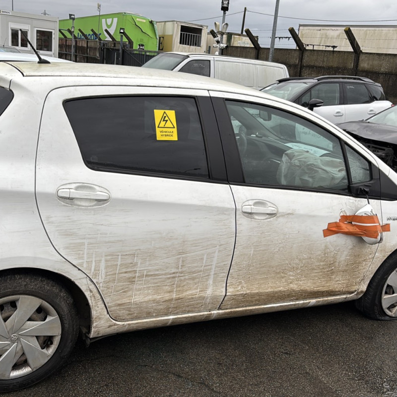 TOYOTA YARIS 3 PHASE 2 1.5i - 16V HYBRID Photo n°16