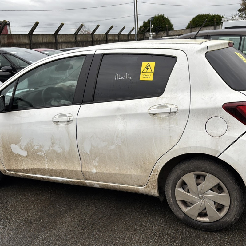 TOYOTA YARIS 3 PHASE 2 1.5i - 16V HYBRID Photo n°17