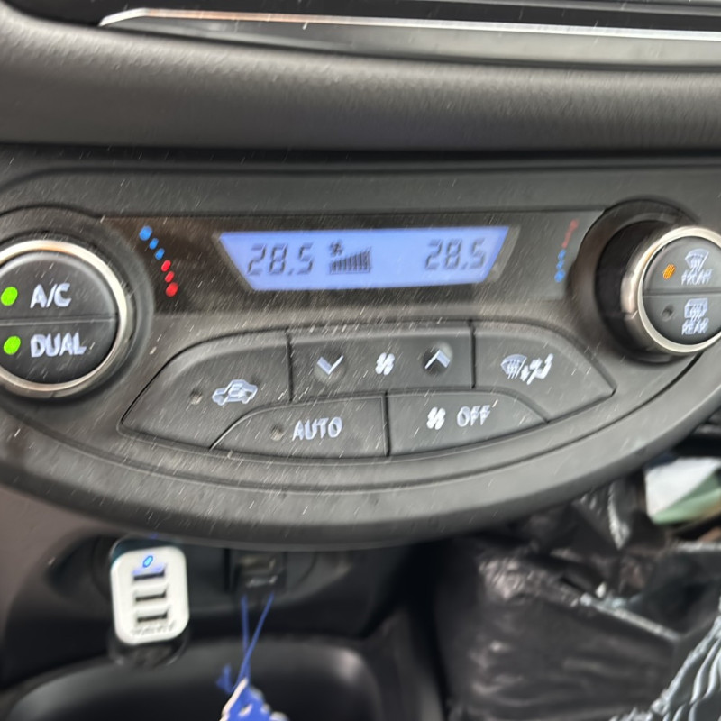 TOYOTA YARIS 3 PHASE 2 1.5i - 16V HYBRID Photo n°27