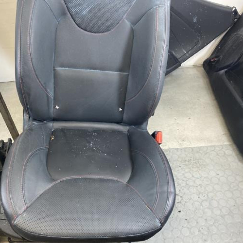Interieur complet RENAULT CLIO 4 Photo n°6