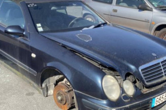 Aile avant droit MERCEDES CLASSE CLK 208